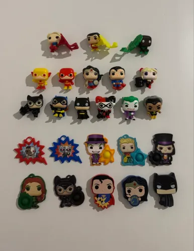 Coleção DC Kinder Joy Funko Pop Arlequina Superhomem Coringa Batman