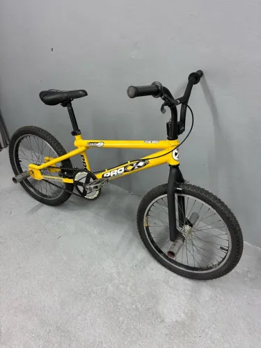 BMX Pro x série 6 (2006) - Aro 20?