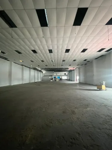 Galpão/Armazém 4.200m² c/ Docas I Mezanino e Patio para Carretas na Djalma Batista