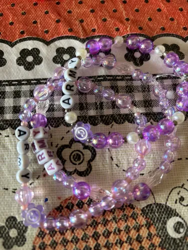 Pulseira de miçangas escrito ?Army?