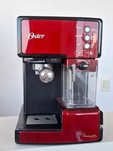 Cafeteira Oster Prima Latte Vermelha