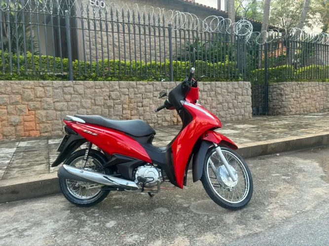 Honda biz vermelha mi