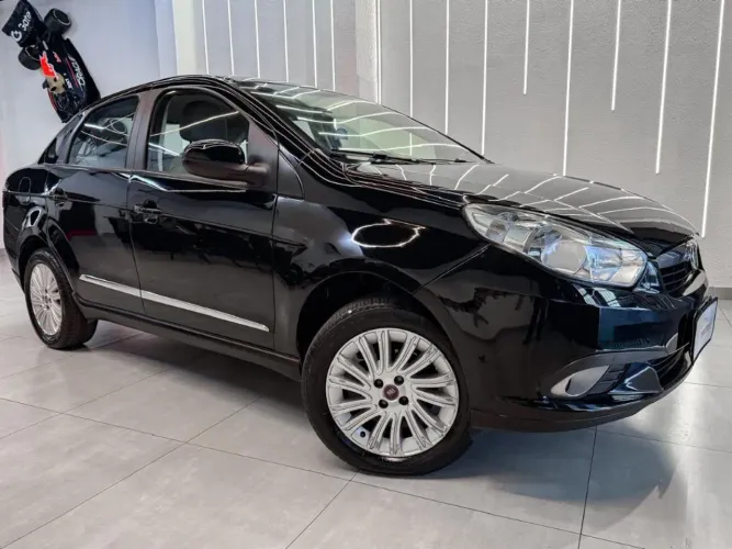 Fiat Grand Siena Essence 1.6 Flex 16V 2014