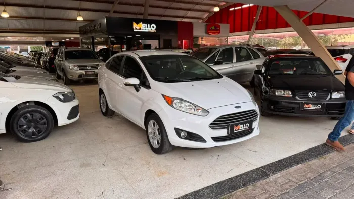 Ford Fiesta Sedan 1.6 16V Flex Aut. 2015