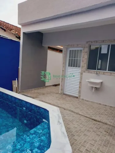 Casa com piscina em Itanhaém