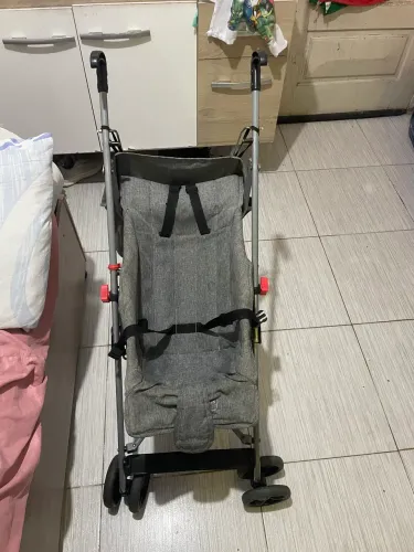Carrinho de bebê guarda chuva 