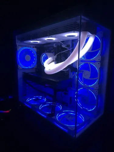 PC GAMER | RYZEN 7 | RTX 5060 | 32GB | 1TB NVMe