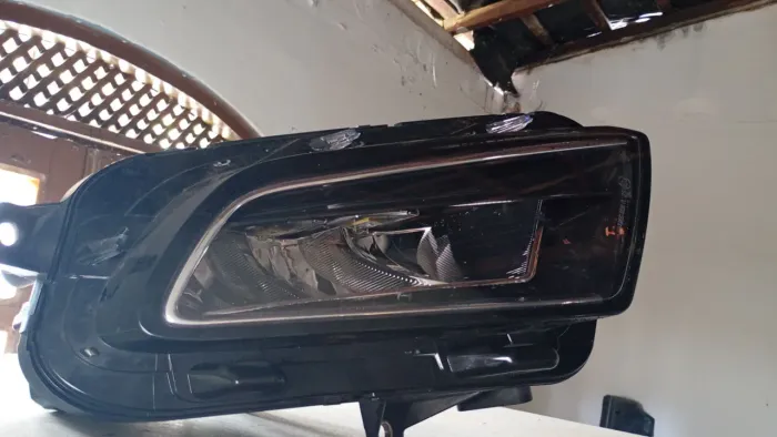 Vendo um farol da toru, lado direito original