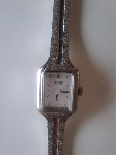 Relógio Citizen Quartz japonês Vintage (base metal / Japan) original