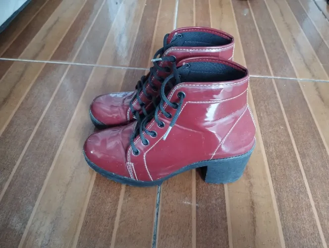 Bota Feminina Vermelha