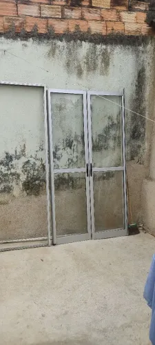 Porta de correr 2 folhas alumínio e vidro tamanho 210 x170
