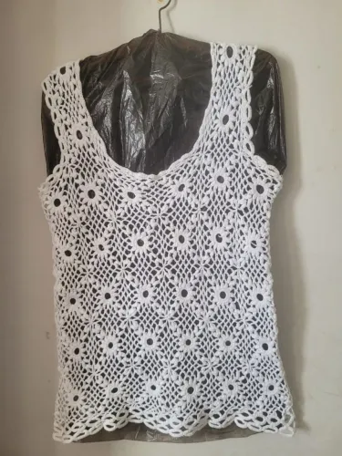 Blusa de crochê com flores tamanho M