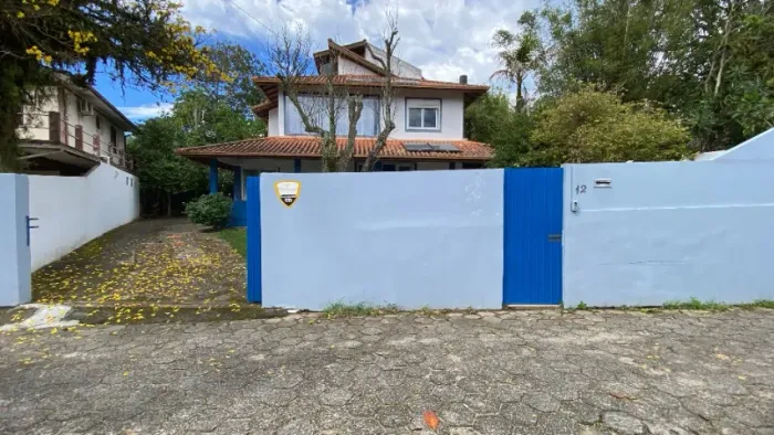 Casa Alto Padrão | 4 Quartos | 180m da Praia | Morro das Pedras | R$ 2.250.000,00