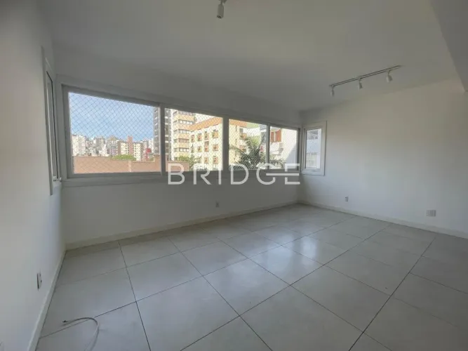 APARTAMENTO 2 DORMITÓRIOS COM 2 VAGAS - PETRÓPOLIS