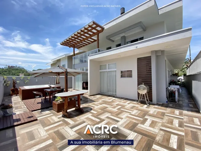 ACRC Imóveis - CA02837 - Belíssima casa mobiliada com piscina privativa para Venda no Bair