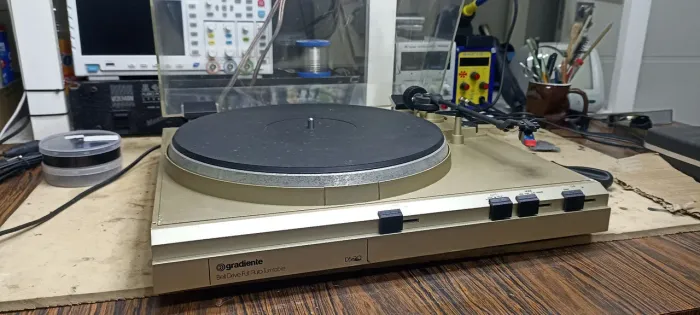 Toca discos / prato Gradiente DS-20