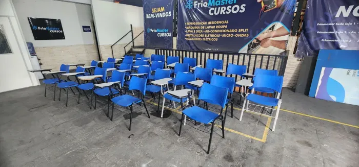 CADEIRAS UNIVERSITÁRIAS COM PRANCHETA - A PARTIR DE R$ 99