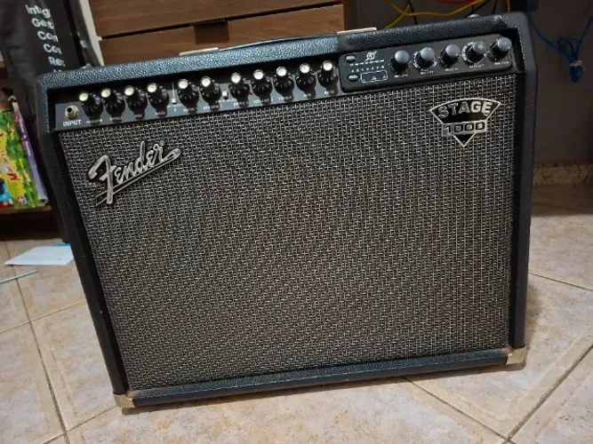 Amplificador Fender Stage 1000 100W com Footswitch e Falante Celestion
