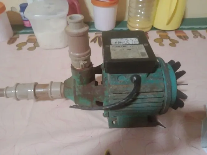 Vendo bomba de puxar água  mais com defeito não está funcionando.