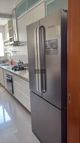 Edifício Pantanal I - Lindo Apartamento 3 quartos (sendo 1 suíte), 2 vagas de garagem e Mo