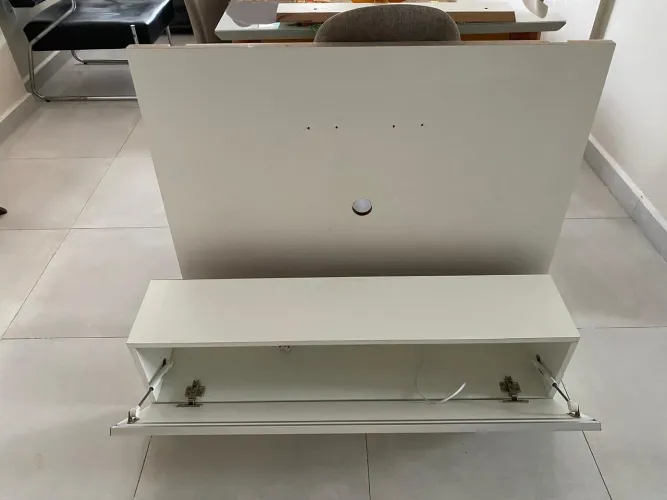 Painel para TV com armário incluso