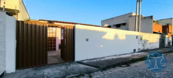 CASA COM 2 QUARTOS EM EMAÚS