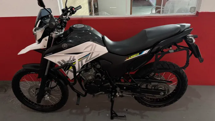 Mosca branca! Lander 2020 branca com baixa KM