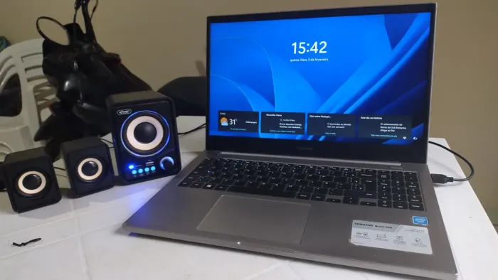 NOTEBOOK SAMSUNG + CAIXA DE SOM PARA PC