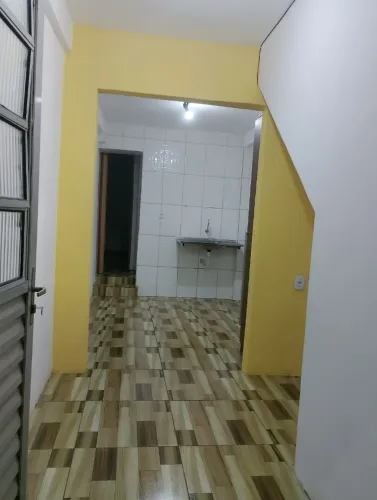 Alugo casa pequena