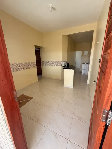 Aluga-se apartamento 1/4 próximo ao Hangar