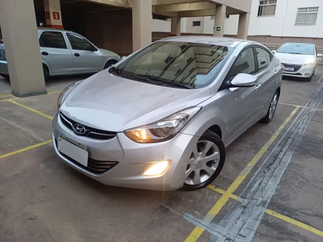 Hyundai Elantra GLS 1.8 16V Aut. 2013