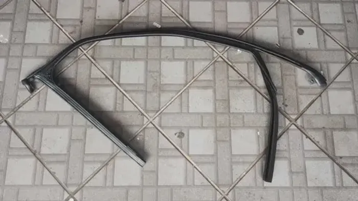 Borracha Vedação Dianteira Esquerda Audi Q3 2016 Preto