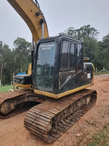 Vendo escavadeira 2010