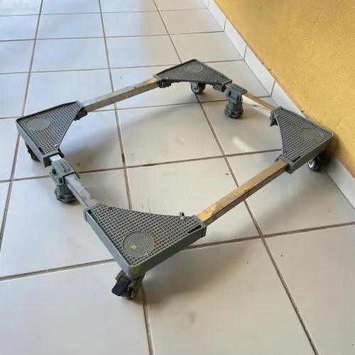 Suporte com rodinhas para geladeira, fogão.