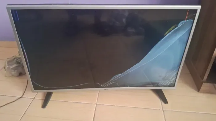 TV LG para peças