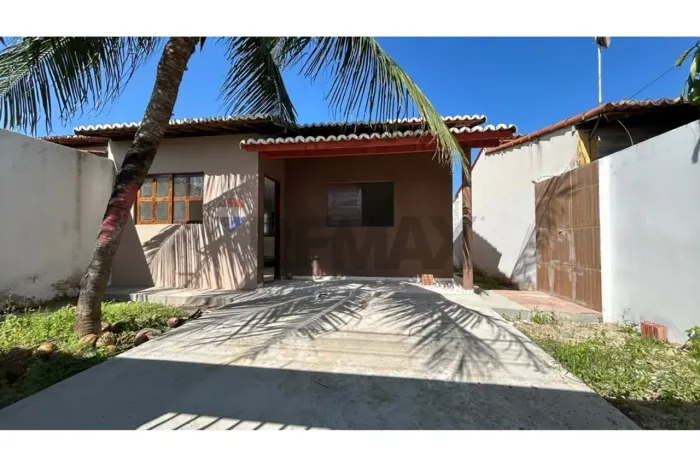 Casa à Venda 2 Quartos com Garagem, Quintal e Cozinha Americana. ACEITA FINANCIAMENTO!