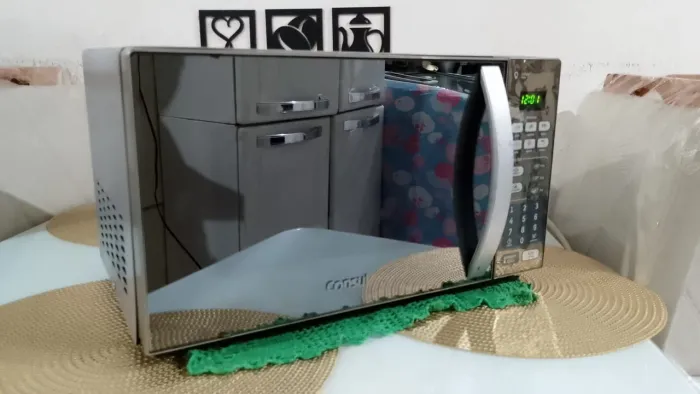 Microondas espelhado
