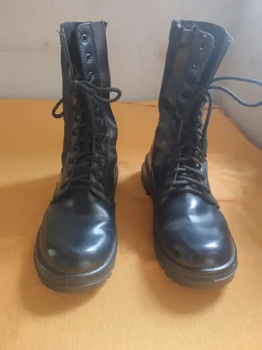 Coturno Atalaia tamanho 42 Super novo usado apenas 3 vzs