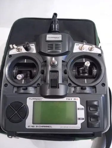 Rádio aeromodelo turnigy 9x 2.4ghz com bateria incluso 
