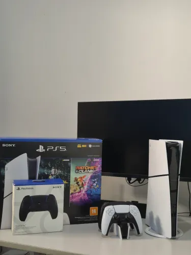 Ps5 825gb novo + 2 controles + base de carregamento 