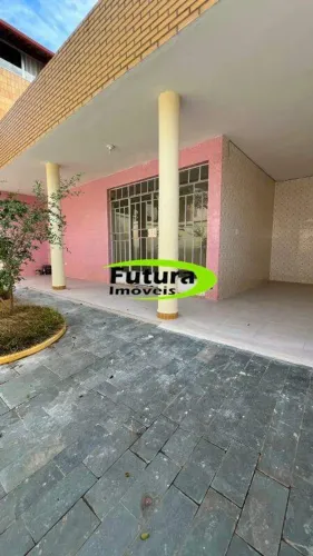 Excelente Casa para Locação Residencial ou Comercial no Barreiro!