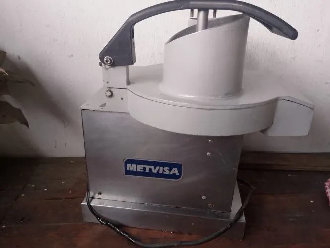 MÁQUINA DE FATIAR 