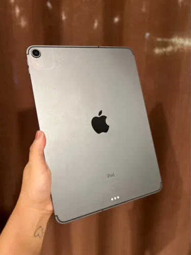 IPAD 11 PRO - Muito novo