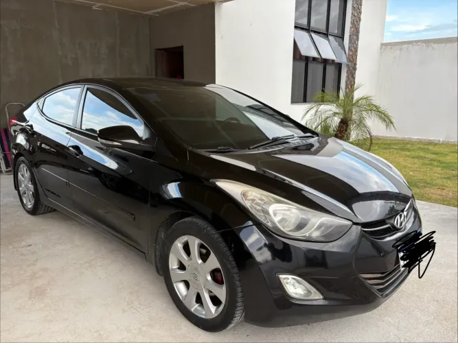 Hyundai Elantra GLS 1.8 16V Aut. 2013