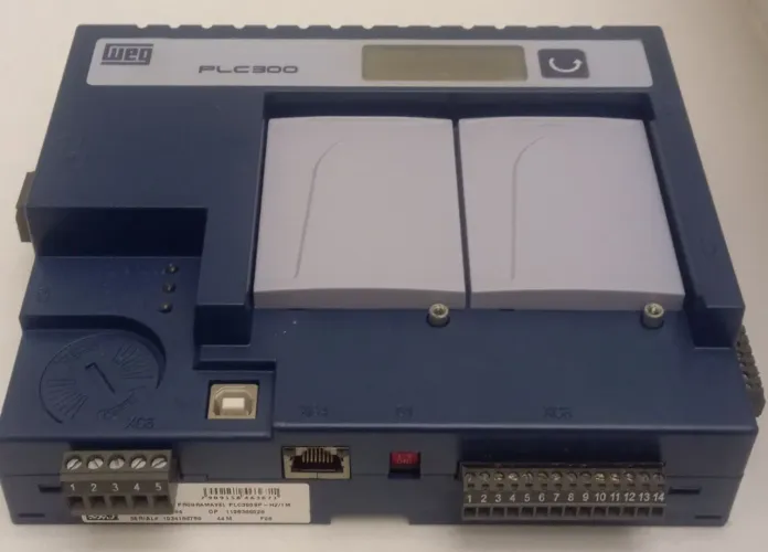 Controlador PLC300 WEG
