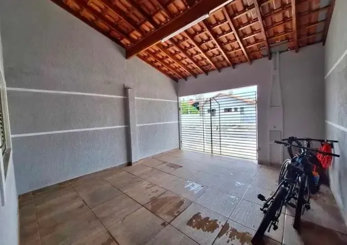 CASA NA MARAMBAIA A VENDA
