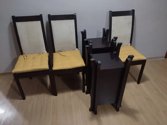 Cadeiras e base para mesa de jantar 