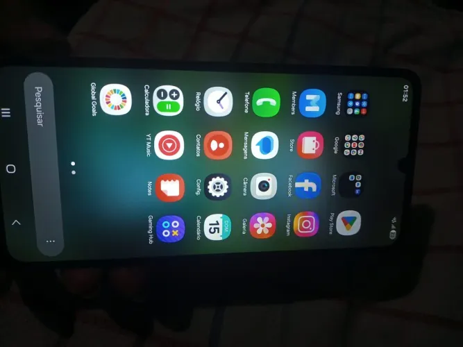 Vendo este celular urgente em perfeito estado vai carregador tudo funcionando 