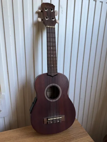 Ukulele Kalani elétrico