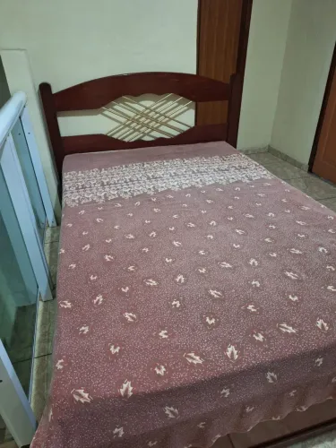 Cama de Casal em Madeira com Colchão